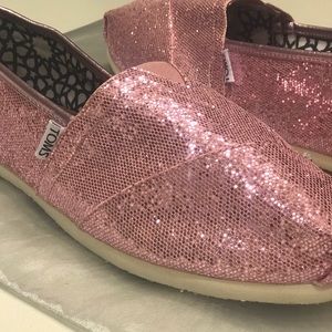 TOMS Women’s Classic Slip On